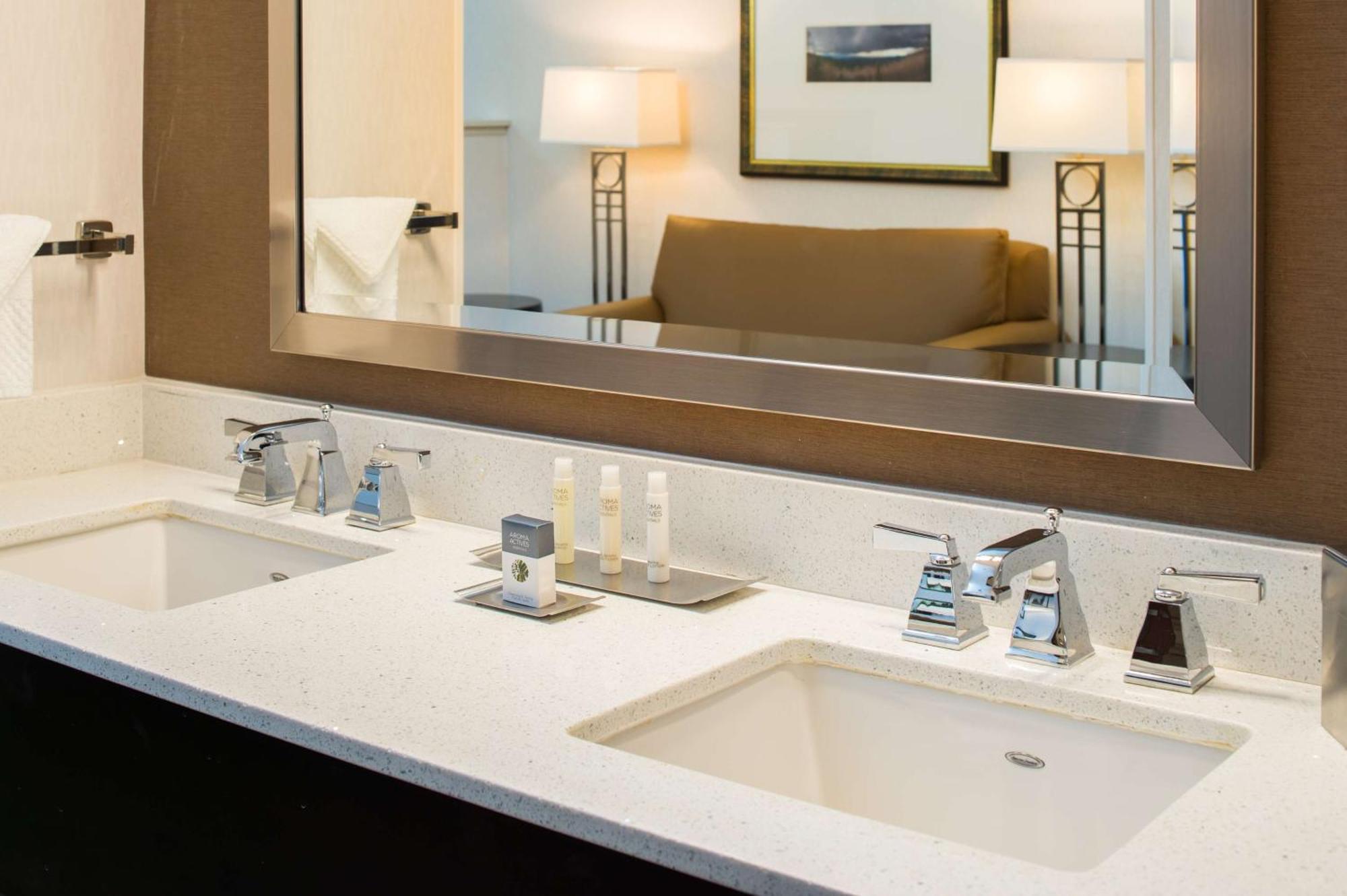 ดับเบิลทรี บาย ฮิลตัน โอลิมเปีย Hotel ภายนอก รูปภาพ
